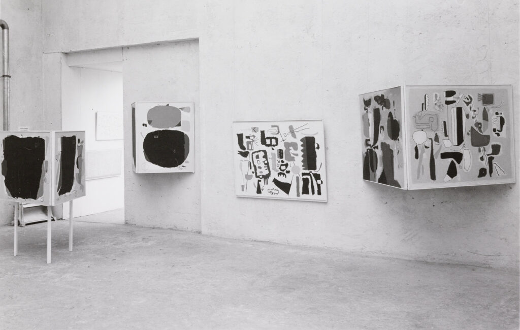 Werke im Raum im Württembergischen Kunstverein, Stuttgart, 1954.