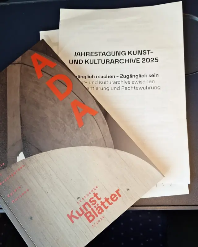Der Einblick in die spannende Woche… Unsere Kollegin Carla Link-Walesch war schon sehr fleißig und besuchte am Montag die Jahrestagung Kunst- und Kulturarchive 2025 in Dresden.
#kunstundkulturtagung#dresden#archivarbei#archiveinblicke#fortbildung#austausch#jahrestagungkunstundkulturarchive#willibaumeisterstiftung#archivbaumeister#im#kunstmuseumstuttgart