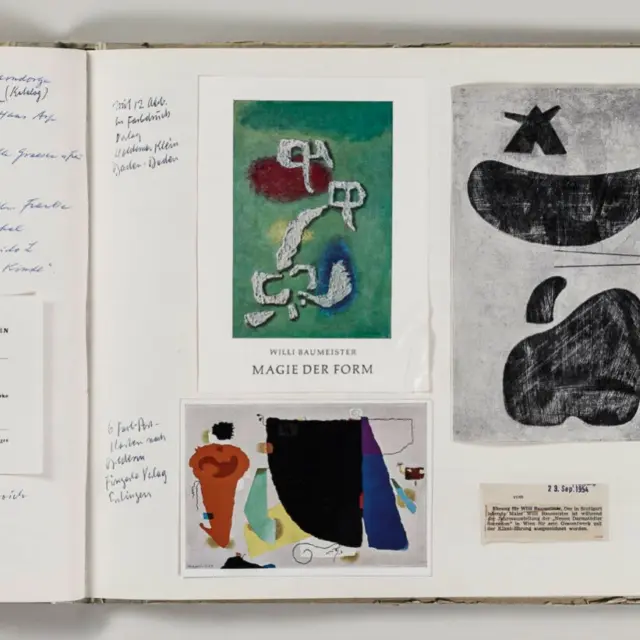 LESUNG & VORTRAG in der Sammlung Domnick ~ 08. Mai 2026, 19:30 Uhr ~ Oberensinger Höhe 4, 72622 Nürtingen 

Die Sammlung Domnick lädt herzlich zur Lesung aus den Tagebüchern des Malers Willi Baumeister am Freitag, 8. Mai, um 19:30 Uhr ein. Dr. Rolf Großmann hatte bereits am Sonntag, 31. August 2025 aus den Tagebüchern zwischen 1939 bis 1945 gelesen. Jetzt folgt der zweite Teil: vom Kriegsende bis zu seinem Tod 1955.

Diese Lesung findet zum Gedenken an die deutsche Kapitulation am 8. Mai 1945, dem Ende der zwölfjährigen Naziherrschaft und des 2. Weltkrieges mit seinen verheerenden Zerstörungen und dem Tod von Millionen von Menschen, statt. Willi Baumeister, der Stuttgarter Maler und Künstler schreibt an diesem Tag in sein Tagebuch: „Siegestag der Alliierten am 8. Mai. Das Ende der größten Verbrecher aller Zeiten.“
#lesung#vortrag#tagebücher#willibaumeister#sammlungdomnick